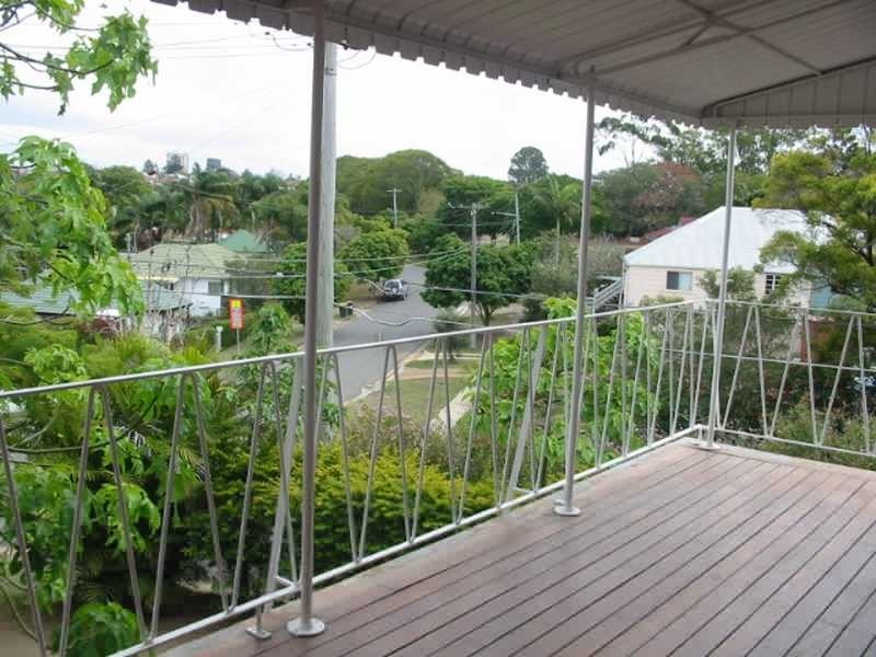 44 Barrinia Street, Manly QLD 4179