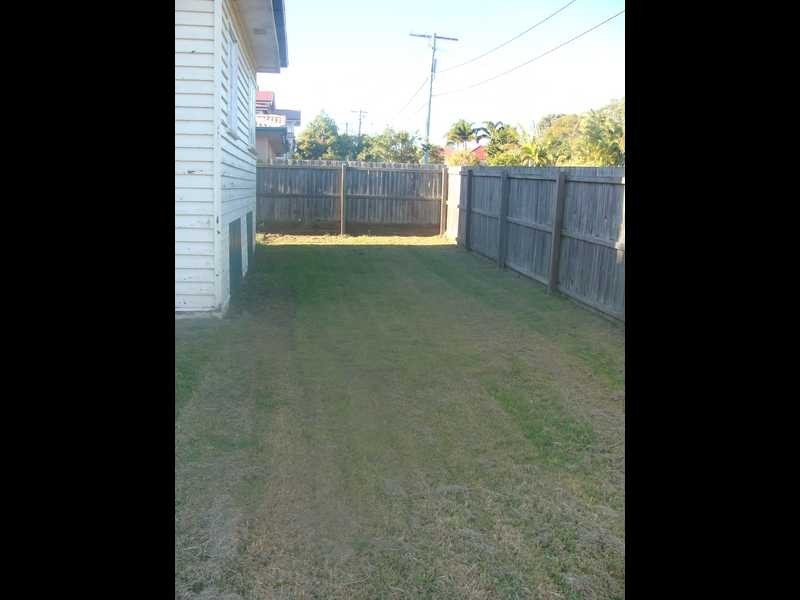 90 Emsworth Street, Wynnum QLD 4178