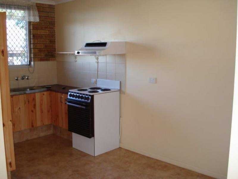 2/139 Melville Terrace, Manly QLD 4179