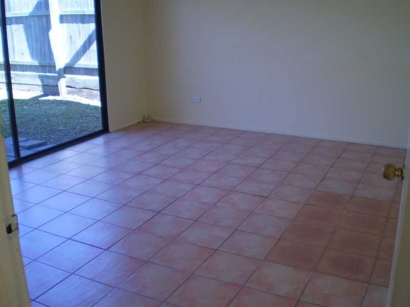 9 Railway Street, Lota QLD 4179