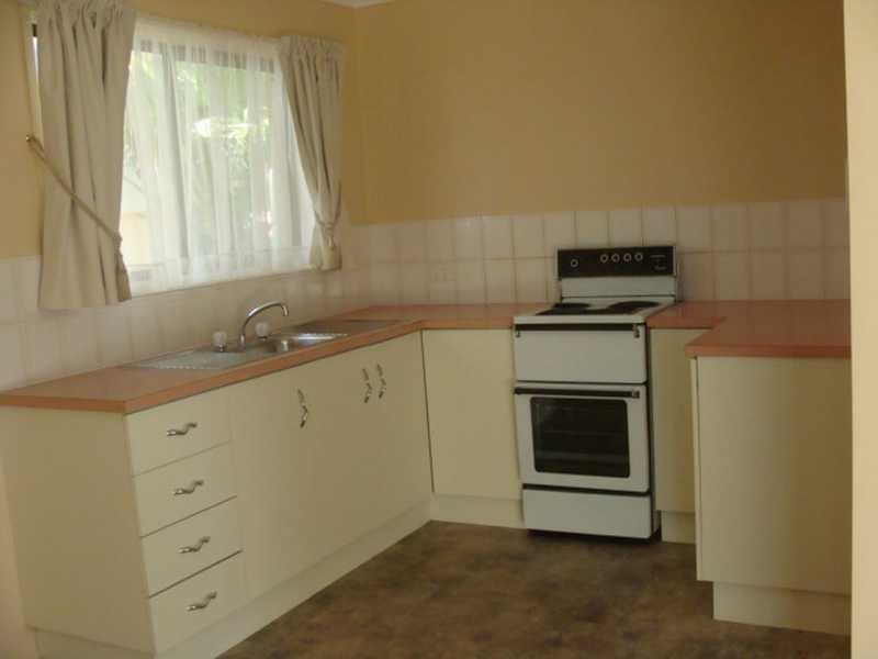 8 Akonna Street, Wynnum QLD 4178