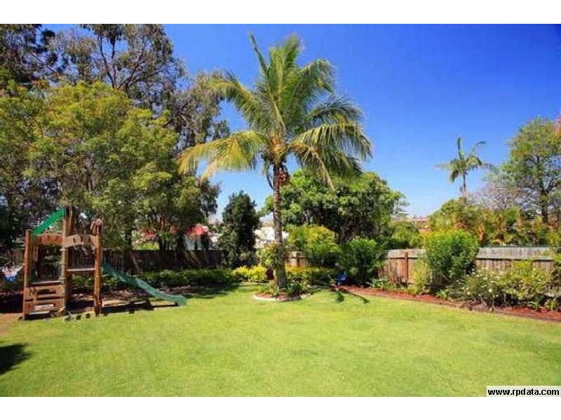 14 Dowar Street, Coorparoo QLD 4151