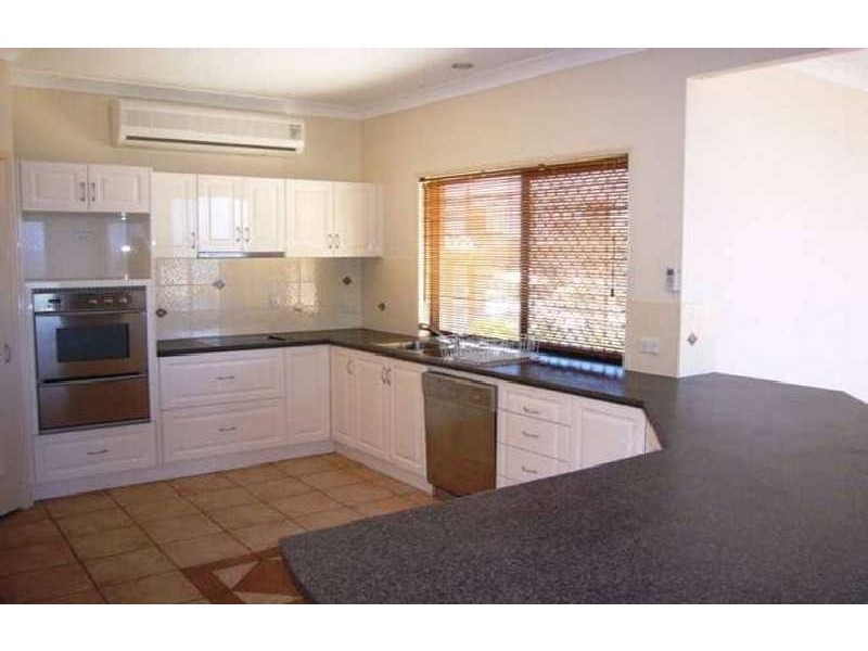 31 Saunders Place, Wynnum QLD 4178