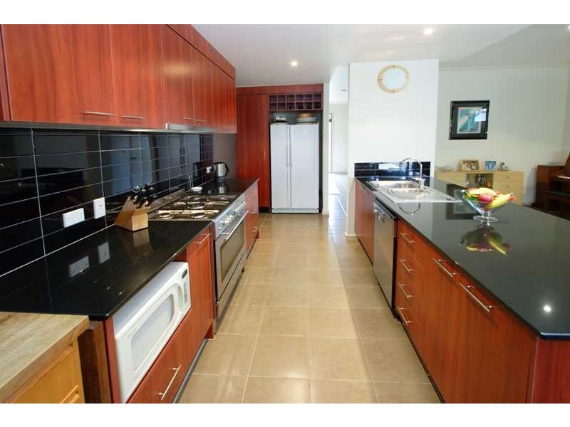 34 Foch Street, Wynnum West QLD 4178