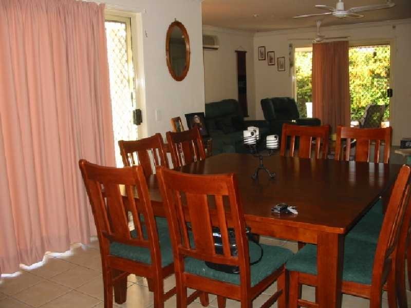 42 Samantha Street, Wynnum West QLD 4178