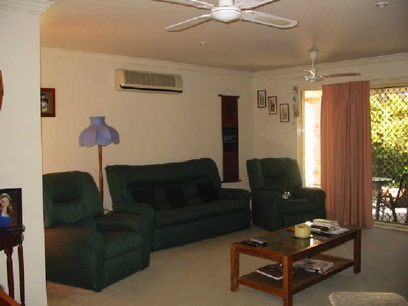 42 Samantha Street, Wynnum West QLD 4178