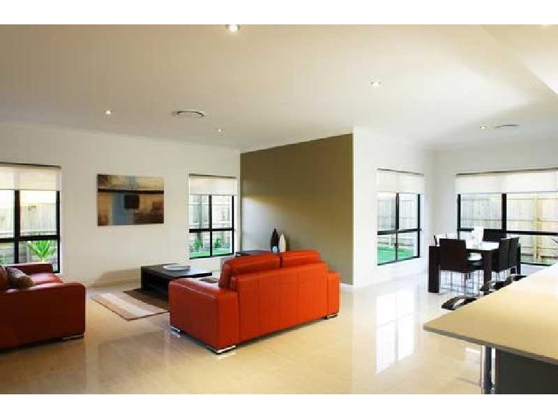 16 Azure Avenue, Redland Bay QLD 4165