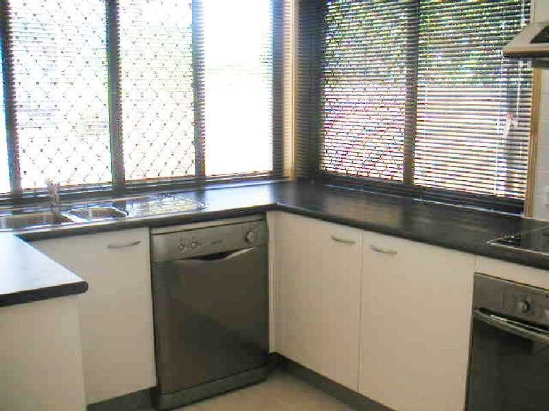 3/4 Emsworth Street, Wynnum QLD 4178