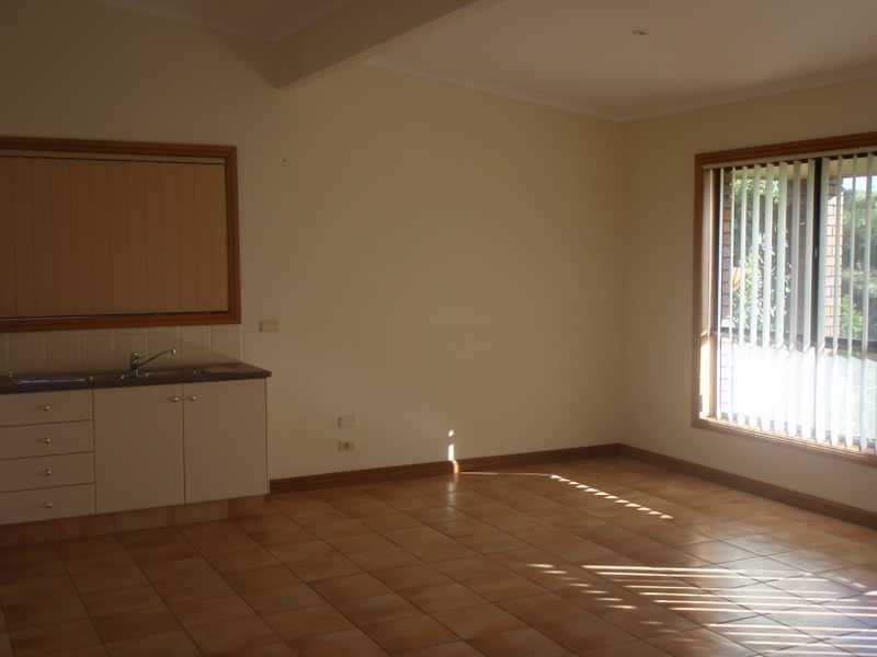 1/108 Meridian Drive, Coolgardie NSW 2478