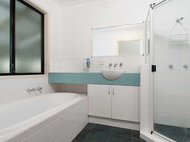 5 Barby Crescent, Bangalow NSW 2479