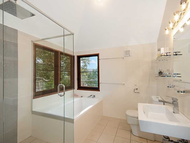 94 Hutchinson Rd, Nimbin NSW 2480