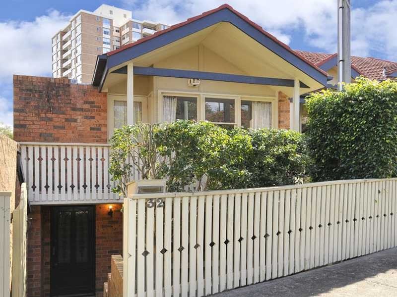 32 Carr Street Aka 11/1-3 Crows Nest Road, Waverton NSW 2060