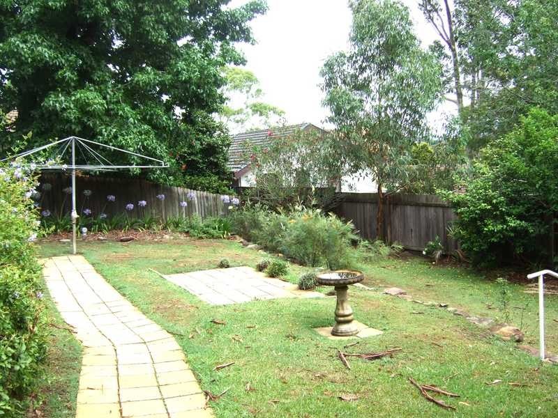 8 Colwell Crescent, Chatswood West NSW 2067