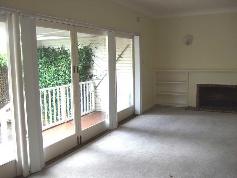 8 Colwell Crescent, Chatswood West NSW 2067