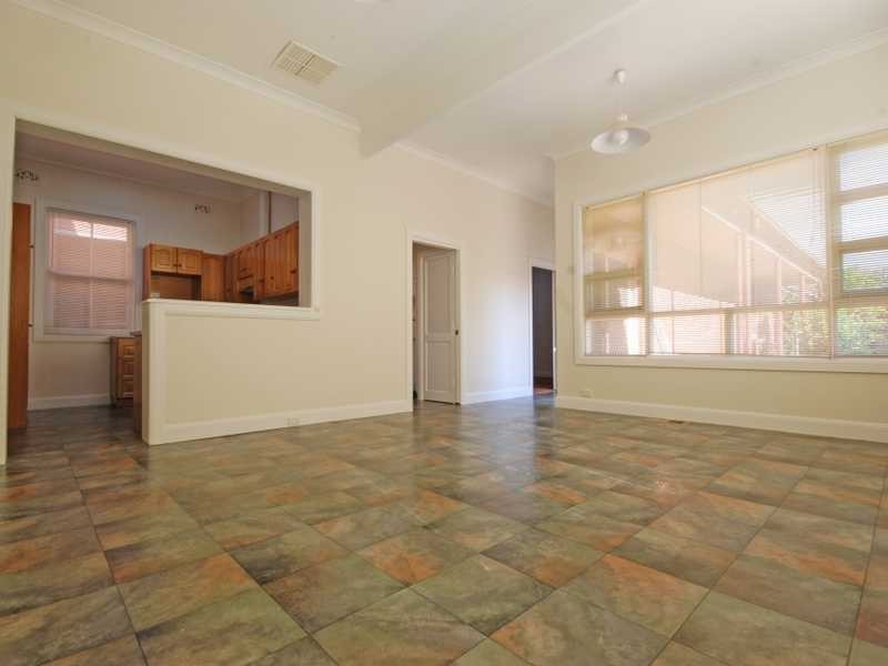 90 Peter Street, Wagga Wagga NSW 2650
