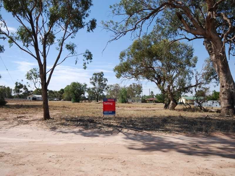 18 Bull Street, Currawarna NSW 2650