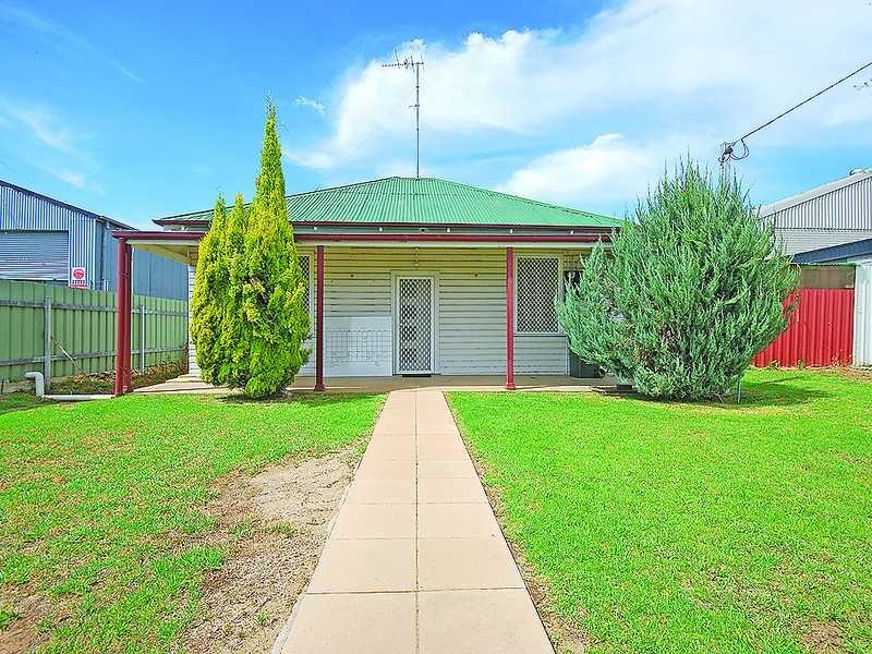 214 Urana Street, Wagga Wagga NSW 2650