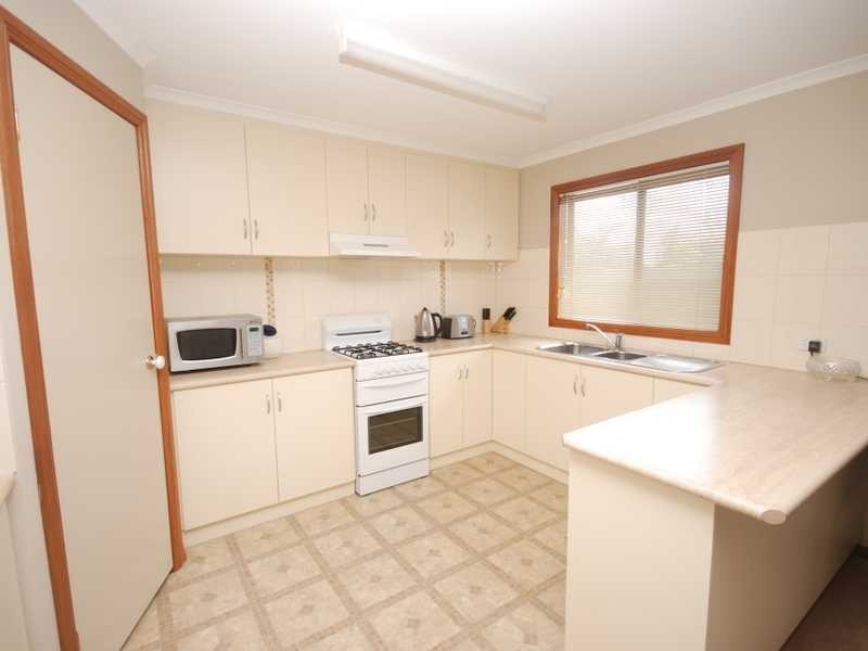 24 Broad Street, Wagga Wagga NSW 2650