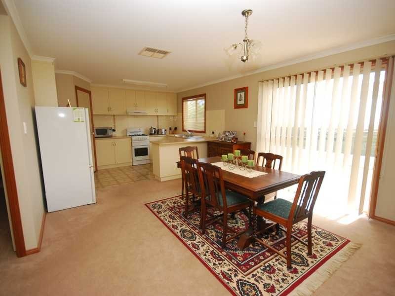 24 Broad Street, Wagga Wagga NSW 2650