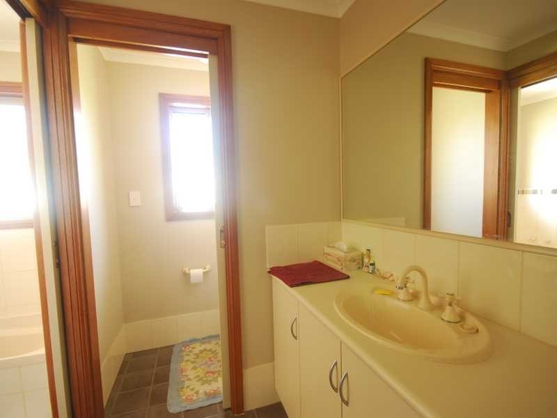 24 Broad Street, Wagga Wagga NSW 2650