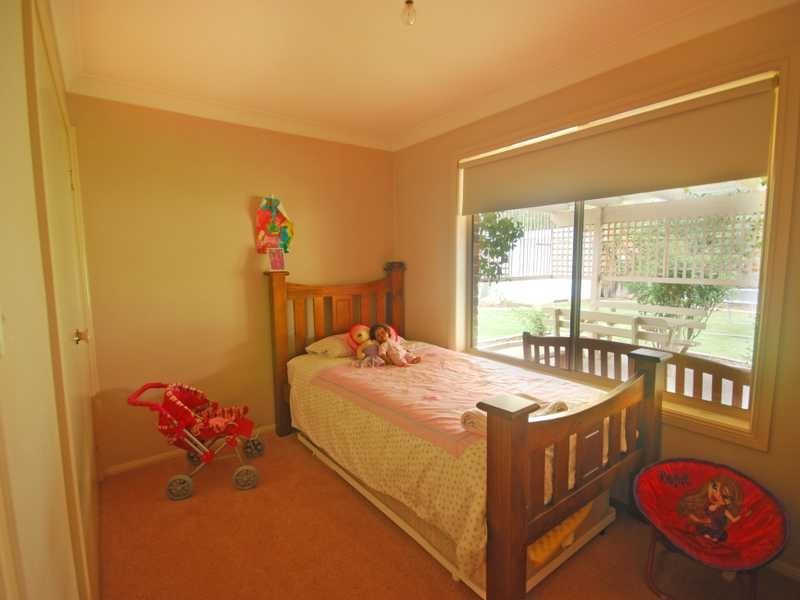 43 Nardoo Street, Glenfield Park NSW 2650