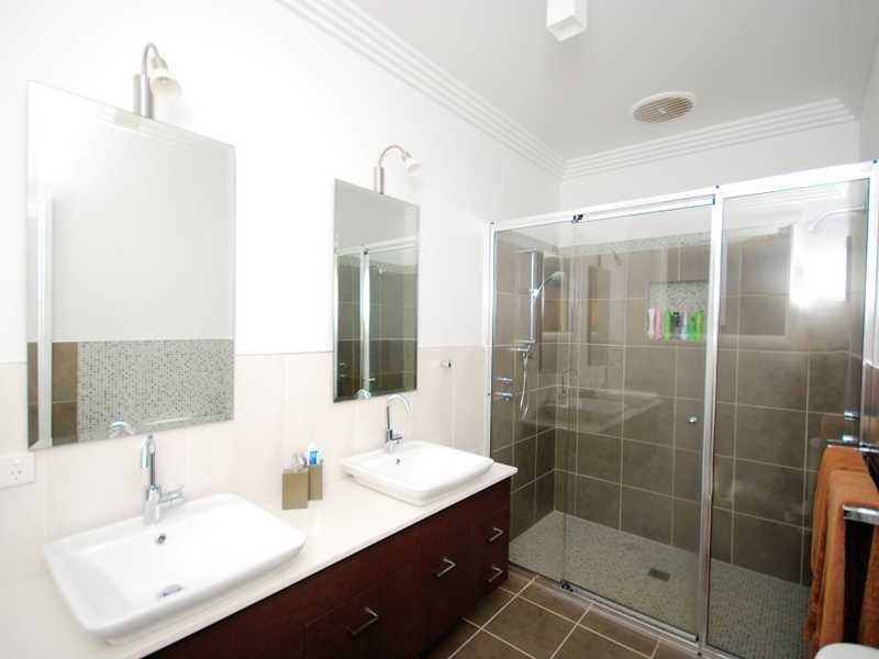 15 Bedervale Street, Bourkelands NSW 2650