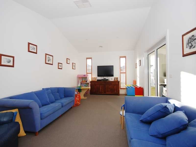 15 Bedervale Street, Bourkelands NSW 2650