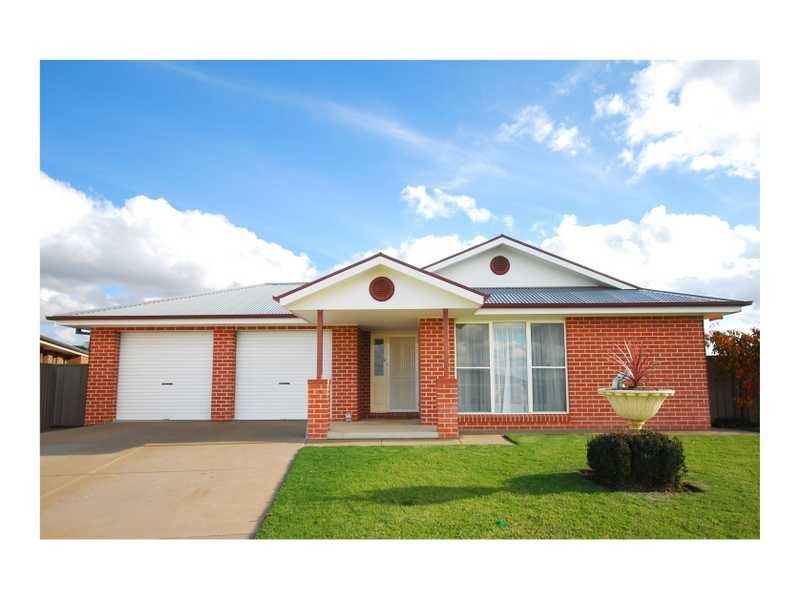 5 Garru Place, Glenfield Park NSW 2650