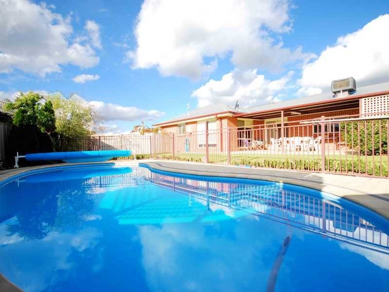 5 Garru Place, Glenfield Park NSW 2650