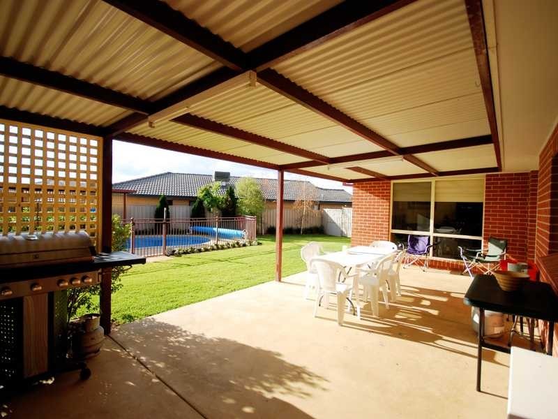 5 Garru Place, Glenfield Park NSW 2650