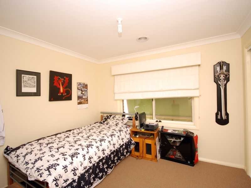 5 Garru Place, Glenfield Park NSW 2650