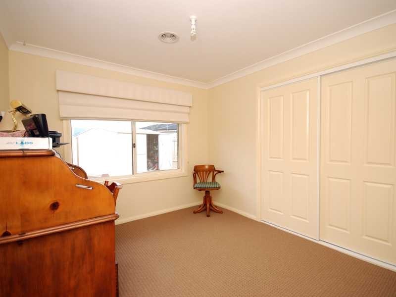5 Garru Place, Glenfield Park NSW 2650