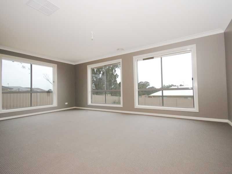 29 Wellington Avenue, Tatton NSW 2650