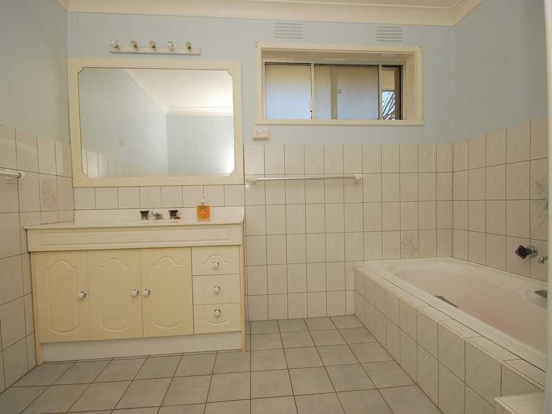 14 Panorama Street, Kooringal NSW 2650