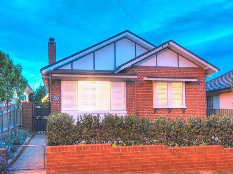 50 Garland Street, Turvey Park NSW 2650