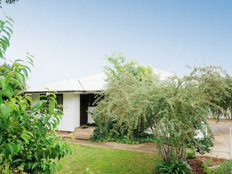 130 Bourke Street, Mount Austin NSW 2650