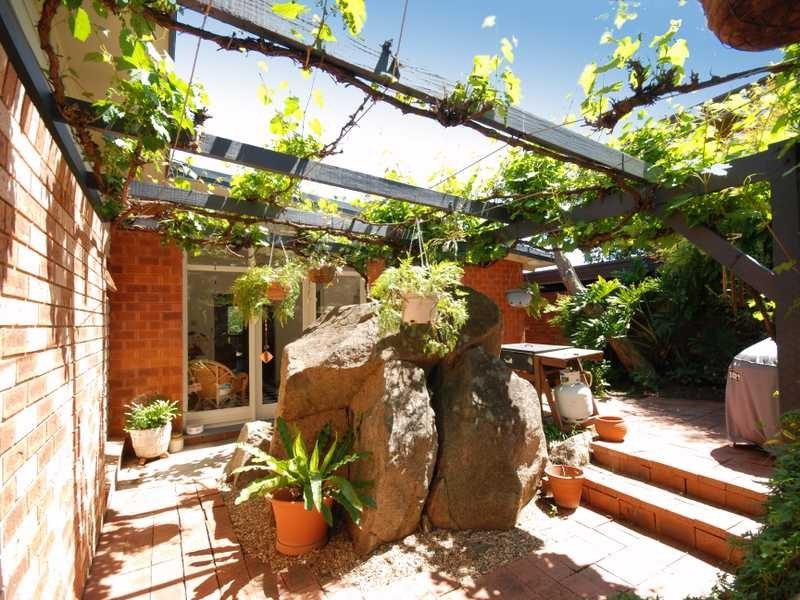 17 Colong Place, Kooringal NSW 2650