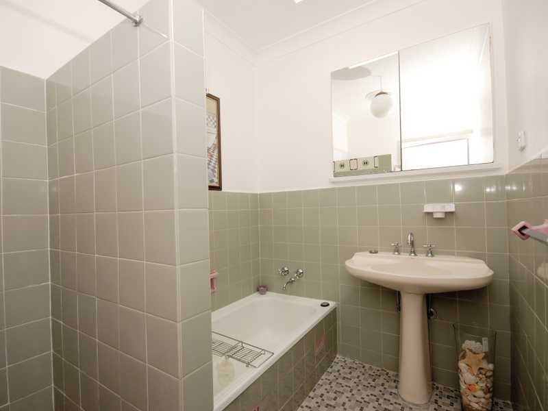 17 Colong Place, Kooringal NSW 2650