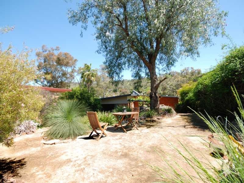 17 Colong Place, Kooringal NSW 2650