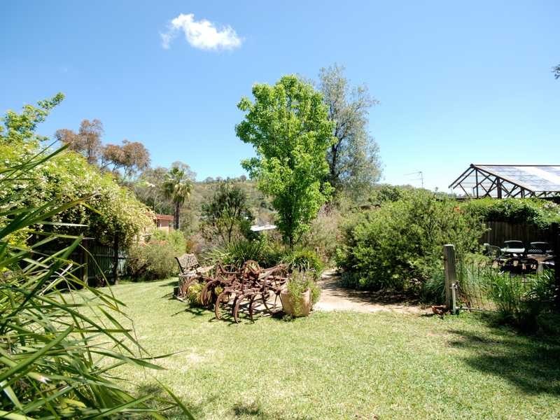 17 Colong Place, Kooringal NSW 2650