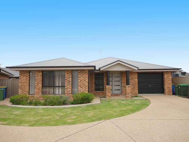 Unit/2/6 Yoogali Street, Glenfield Park NSW 2650