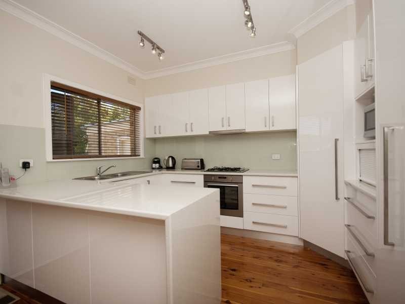 9 White Avenue, Kooringal NSW 2650
