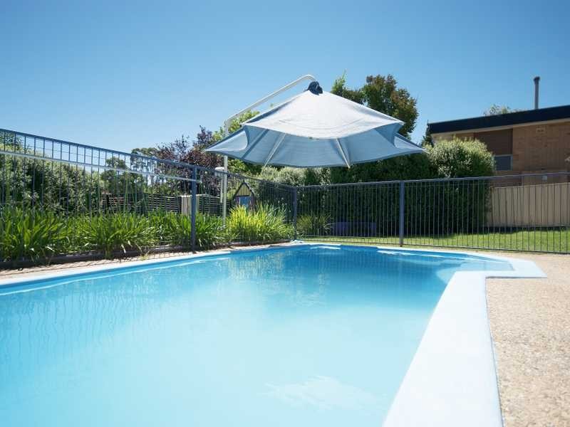 9 White Avenue, Kooringal NSW 2650