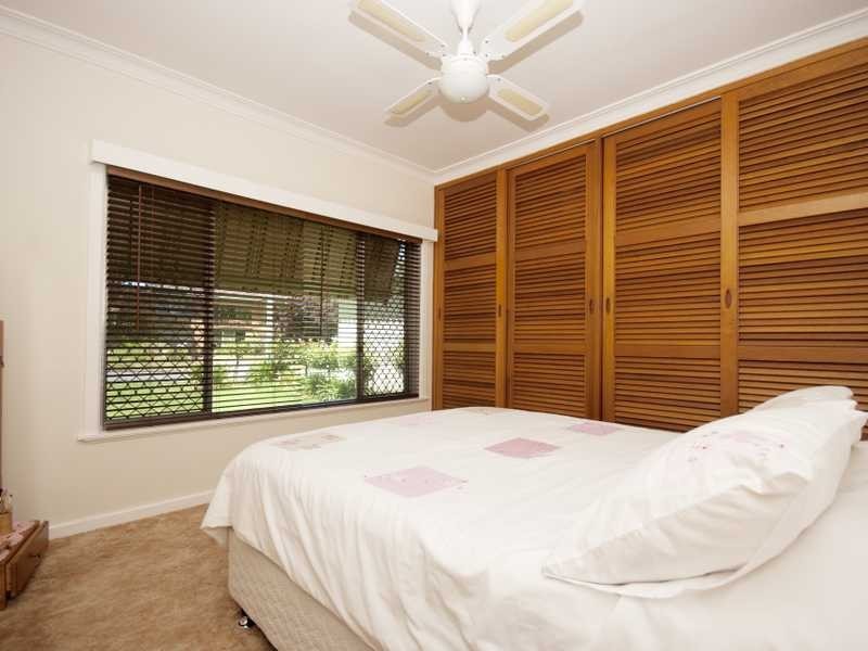 9 White Avenue, Kooringal NSW 2650
