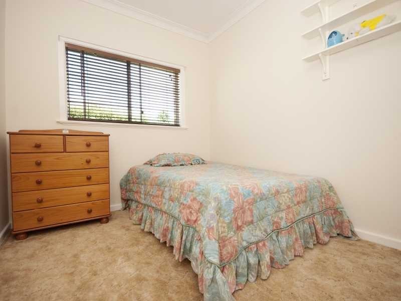 9 White Avenue, Kooringal NSW 2650