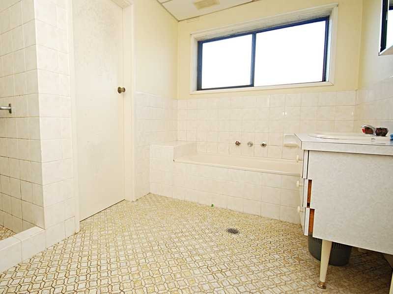 2/35 Higgins Avenue, Wagga Wagga NSW 2650