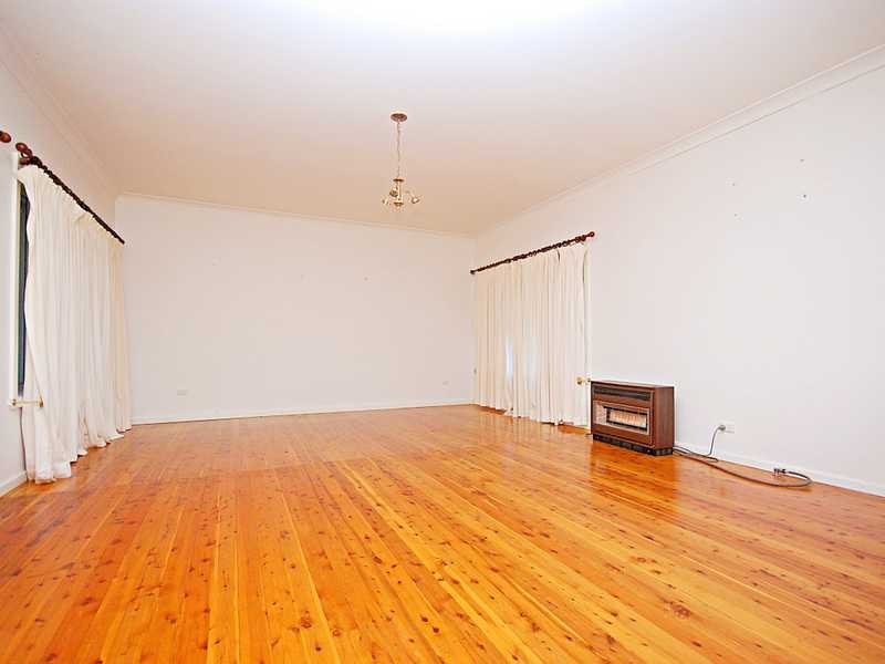 63 Warrawong Street, Kooringal NSW 2650