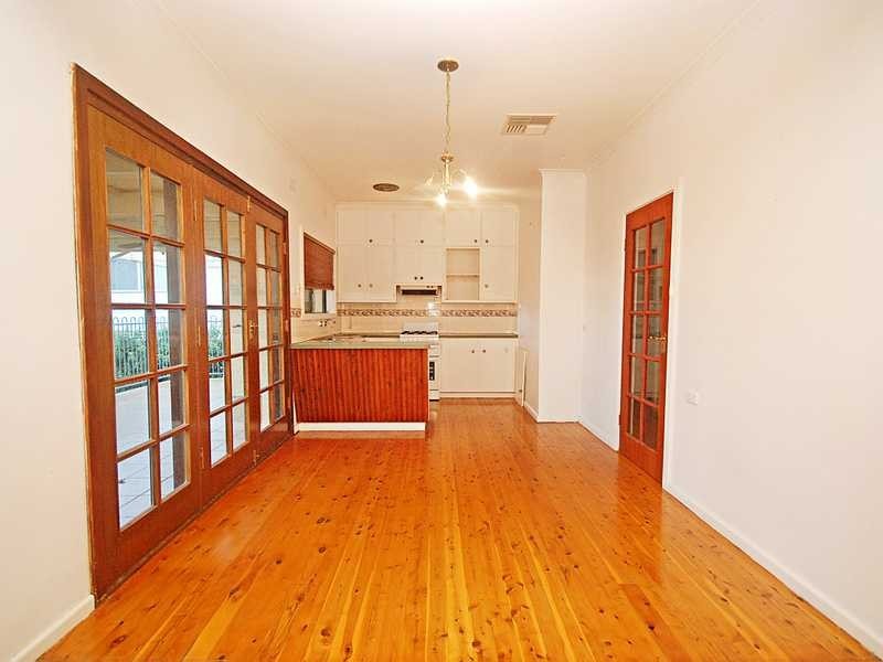 63 Warrawong Street, Kooringal NSW 2650