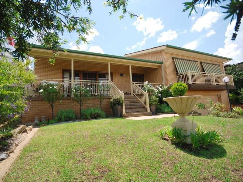 16 Panorama Street, Kooringal NSW 2650