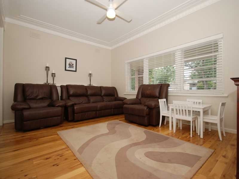2 James Street, Kooringal NSW 2650